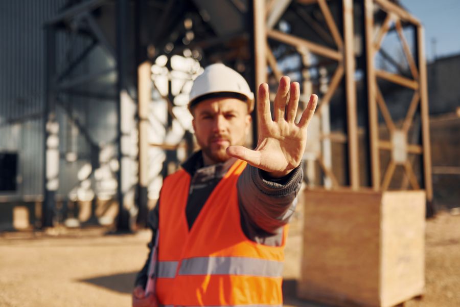 BHP w budownictwie – największe zagrożenia i jak je minimalizować